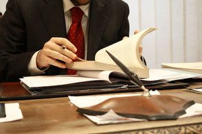 5 razones para contratar un abogado en un juicio por delito leve Repercusiones profesionales: