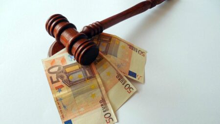 Conoce los pasos para presentar una denuncia a Hacienda por da&ntilde;os y perjuicios