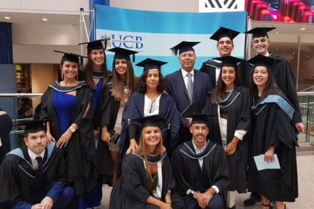 Doble grado: Estudiar dos carreras a la vez Potencia tu formación con un doble grado: ventajas y oportunidades