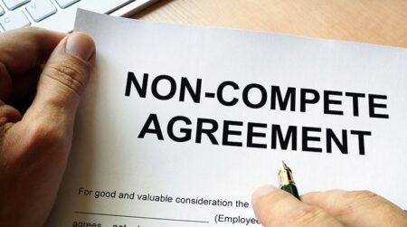 5 ejemplos de cláusula de no competencia que debes conocer Entendiendo el costo de las cláusulas de no competencia en contratos laborales