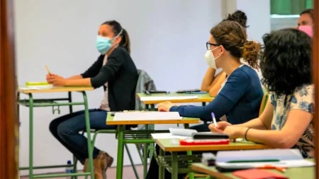 ¿Qué es un docente interino? Descubre su función en la educación Factores que influyen en el sueldo de un profesor interino