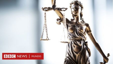 Los ojos vendados de la justicia: el simbolismo detrás de la diosa de la justicia Explorando la presencia de la diosa romana Iustitia en la historia y el arte