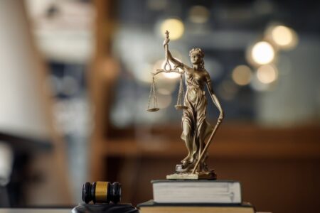 La justicia y la legalidad: un análisis global Entendiendo la importancia de la justicia y la legalidad: un análisis profundo