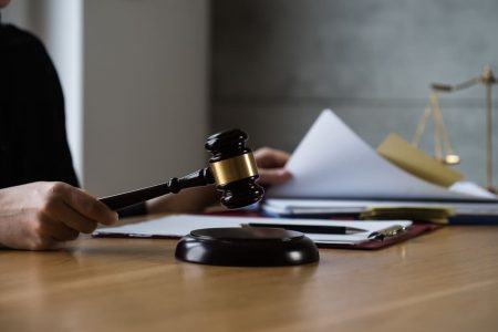 Descubre las competencias clave de los juzgados de lo mercantil Optimizando la eficiencia judicial: la unificación de los juzgados de primera instancia
