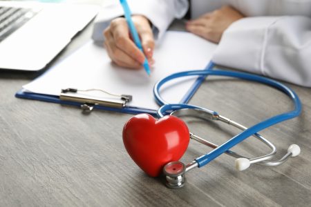 Descubre la familia léxica de médico: ¡Aprende más sobre medicina y hospital! Origen de la palabra y su significado