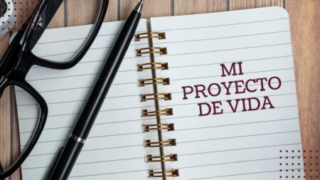 Descubre cómo la Academia Plan de Vida te ayuda a alcanzar tus metas Sumérgete en una comunidad de crecimiento personal y descubre los beneficios de formar parte de la Academia Plan de Vida