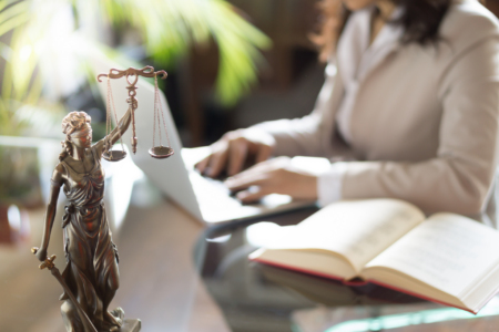 Descubre el significado de apoderado y su importancia Ámbito legal